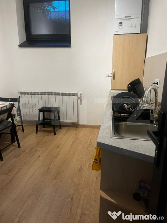 Apartament ultracentral, 37 mp, renovat complet– Casa de c