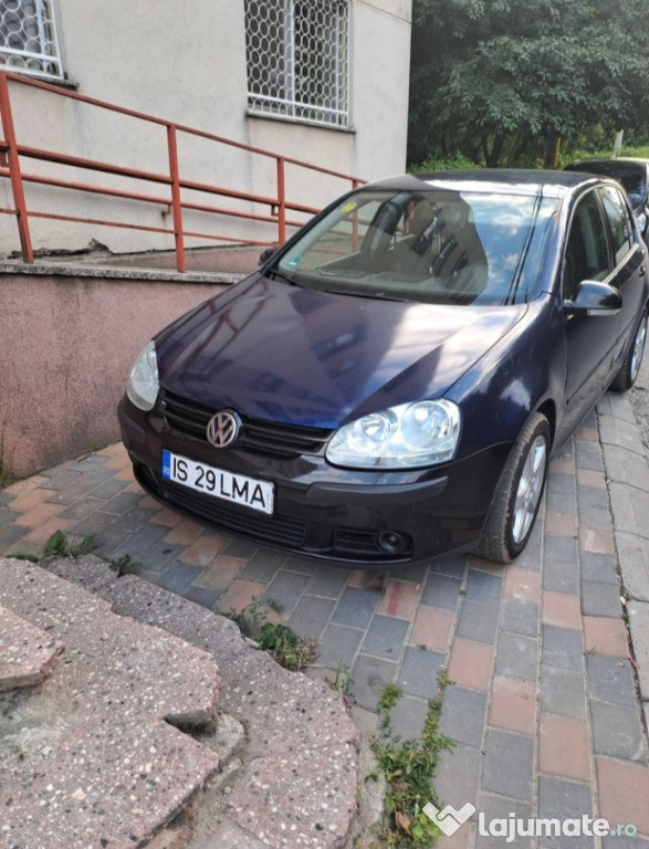 Vând Golf 5 1.6 MPI