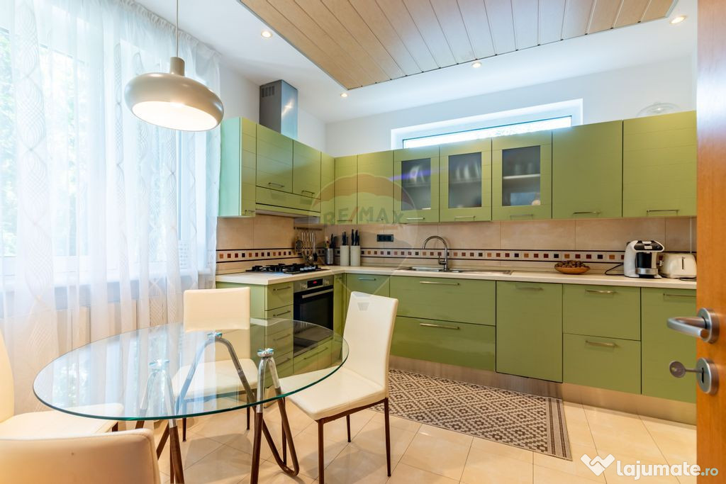 Casă / Vilă in Corbeanca, langa lac, zona exclusivista