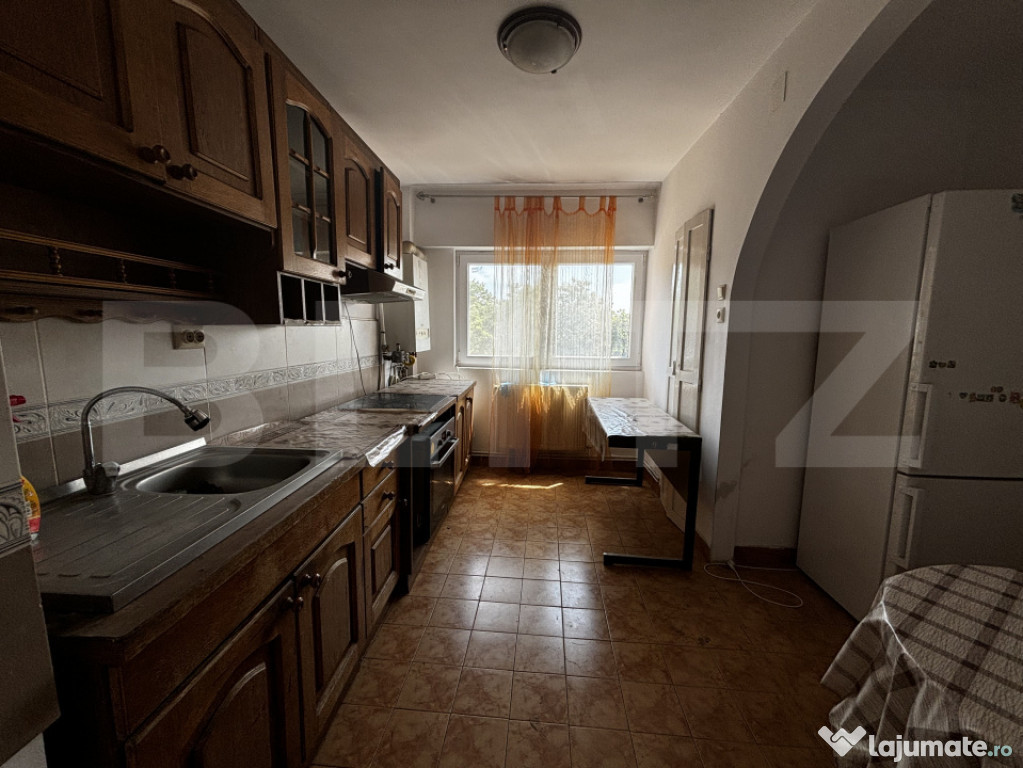 Apartament de vânzare, etaj 1, 80 mp, zona Micro 16