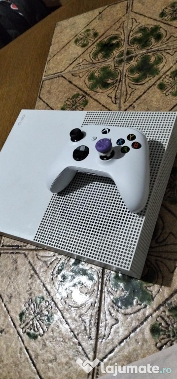 Vând Xbox one s cu un joc