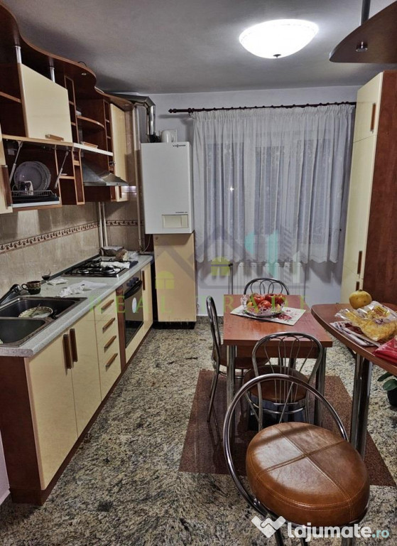 Apartament 2 camere decomandat, etaj intermediar Racadau