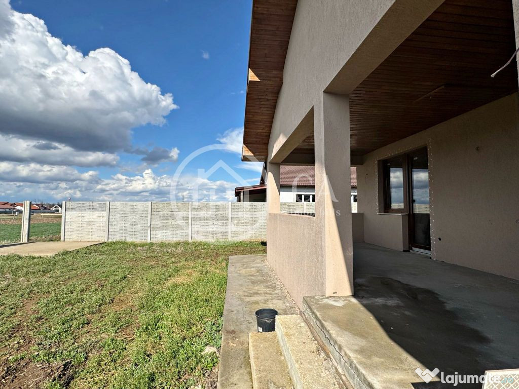 Casă de vânzare cu 4 camere în Sântandrei, Oradea