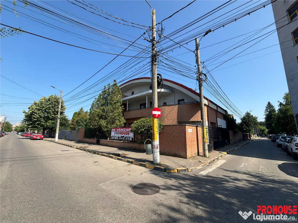 ULTRACENTRAL - Vila de - teren 506mp