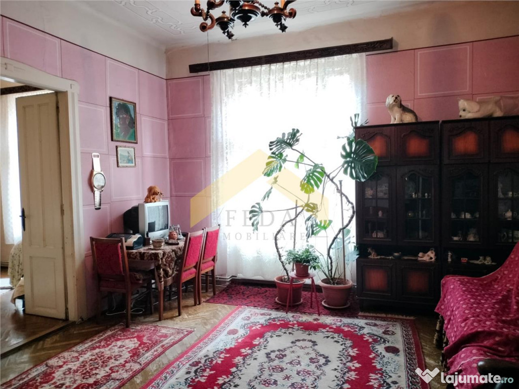 Apartament cu 4 camere de centrul Aradului