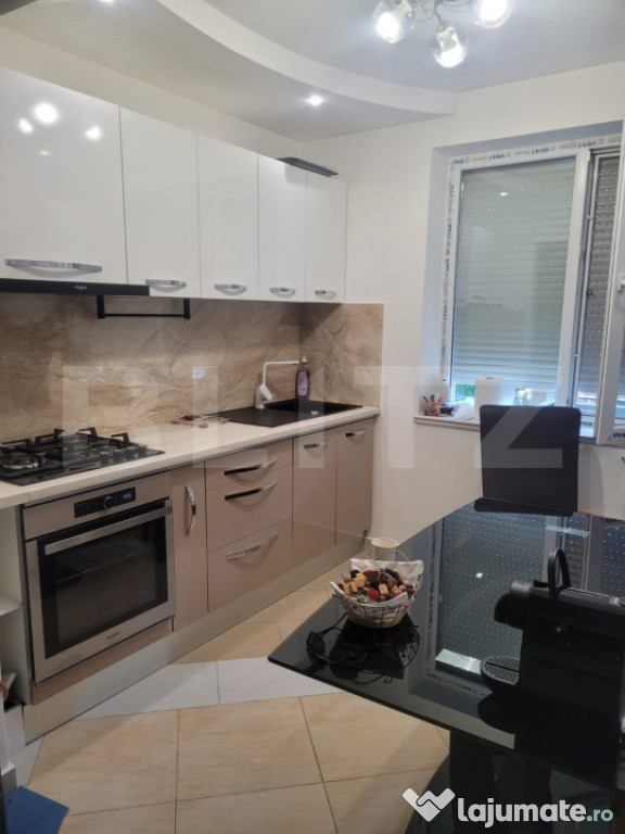 Apartament de vanzare, cu 2 camere, 55 mp, zona Careiului
