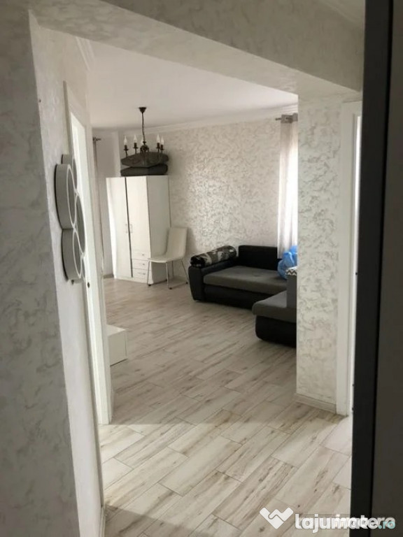 1 camera in zona Lipovei