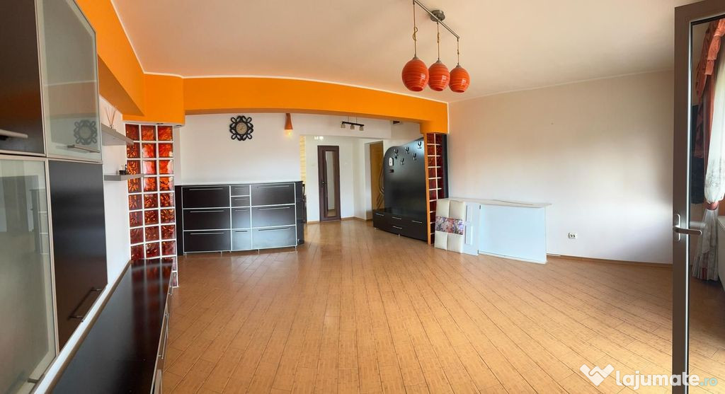 De vanzare – Apartament 3 camere | Zona Casa Rosie | 97...