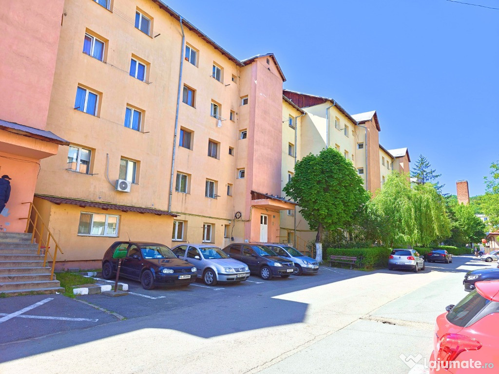 GARSONIERA DE INCHIRIAT - TRAIAN, ETAJUL 1