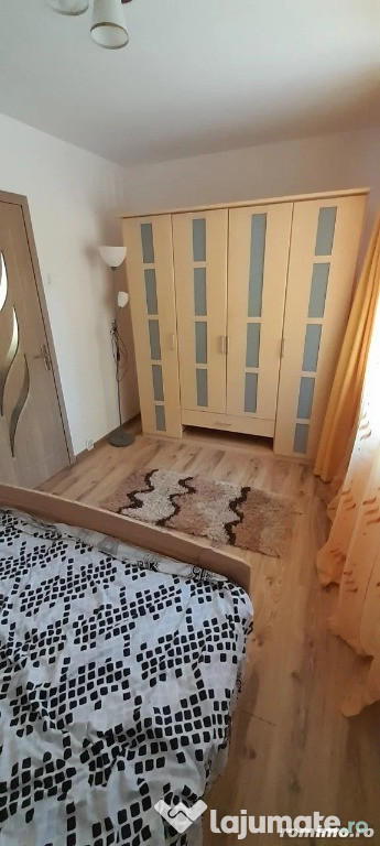 2 camere in zona Complexului Studentesc