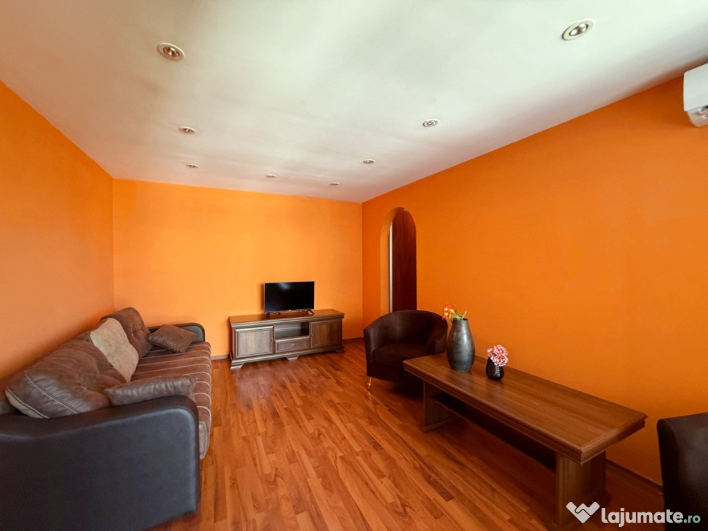 Str Brasov 11 - Plaza Mall - etaj 9/10 - bloc 1980 - renovat