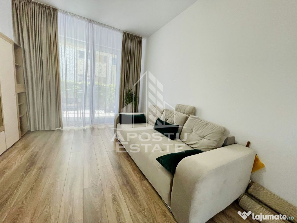 Apartament cu 3 camere,centrala si curte proprie ,in Dumb...