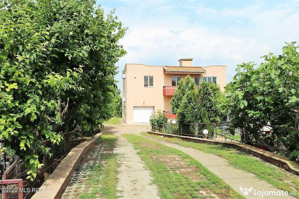 Ovidiu - Str. Nationala, Vila P+1E, teren 1094 mp, vedere...