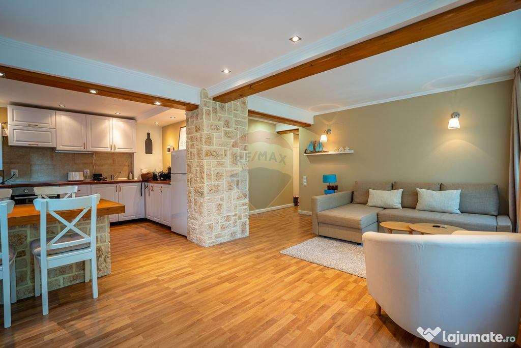 Apartament de Lux | Curte Privată, Garaj | Priveliște S...