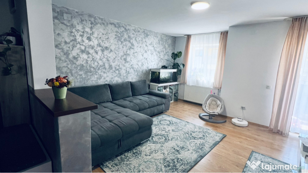 Apartament pe teilor cu garaj si boxa