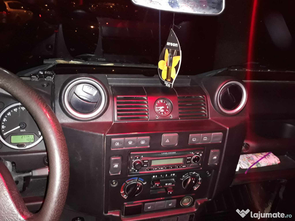 Land Rover Defender 90 Puma