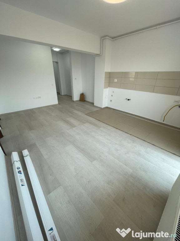Apartament cu 3 camere | str. Smaraldului | Loc de parcare