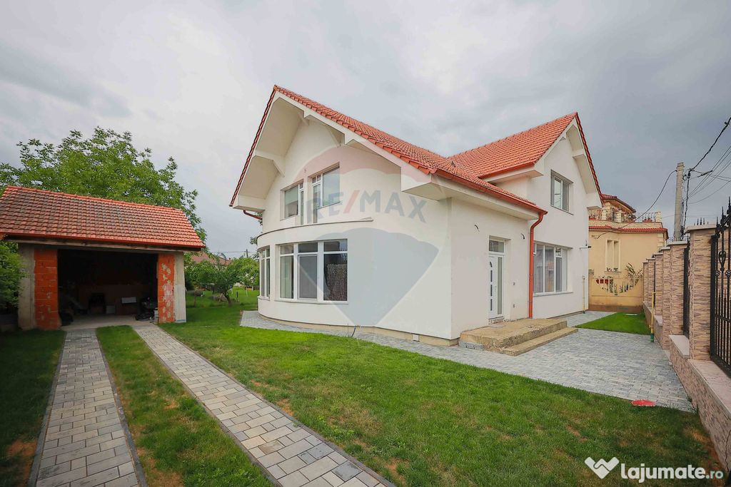 Casă cu 4 camere de vânzare în Sântandrei