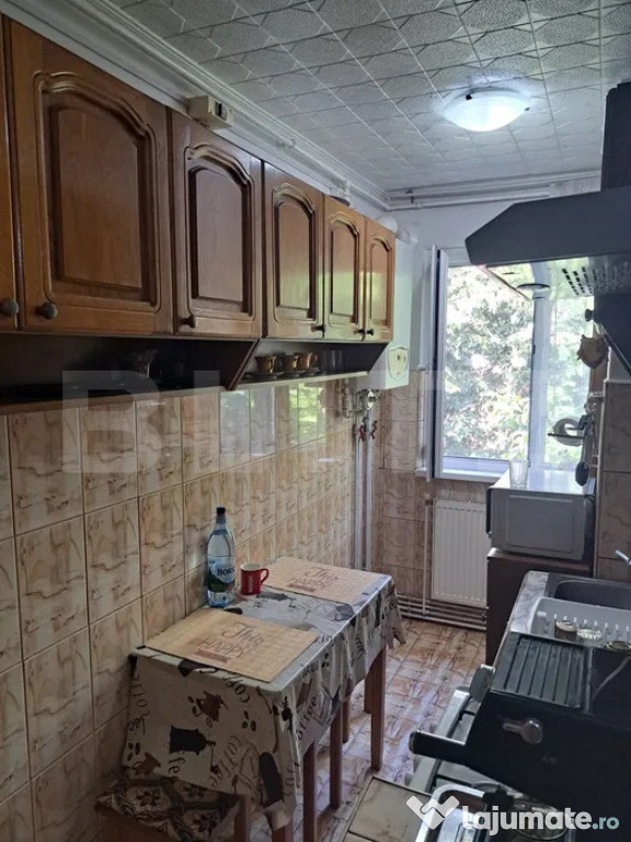 Apartament 3 camere, 47mp, zona Dambu Pietros
