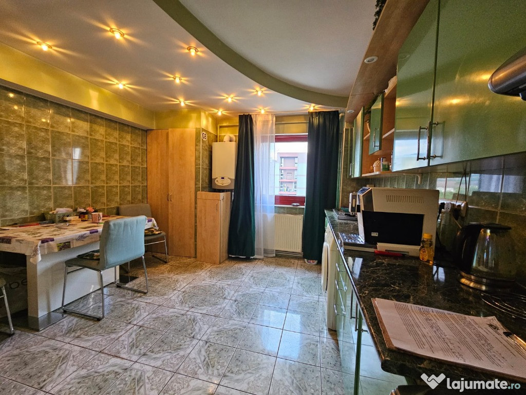 Apartament 4 camere zona Casa de Pensii