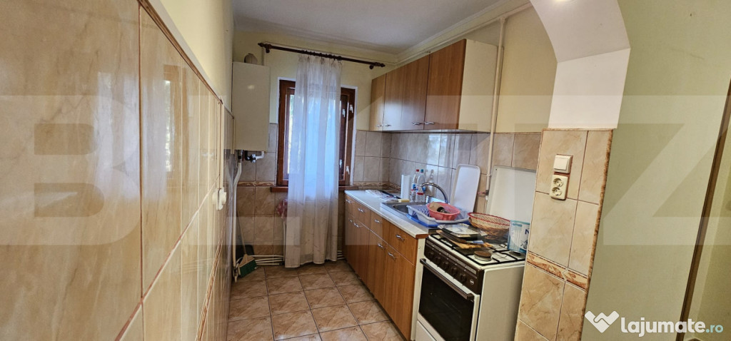 De vânzare – Apartament 3 camere, etaj 2 – str. Sportur
