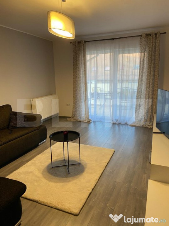 Apartament de vanzare, cu 3 camere decomandat, 82 mp, zona