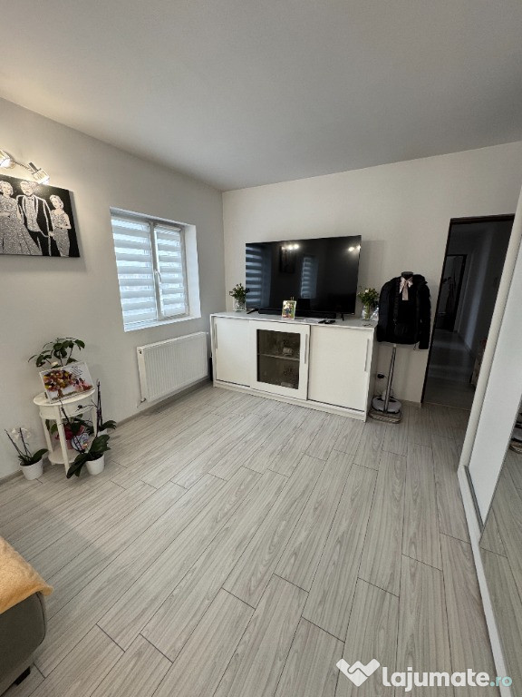 Vand apartament decomandat 2 camere Favorit