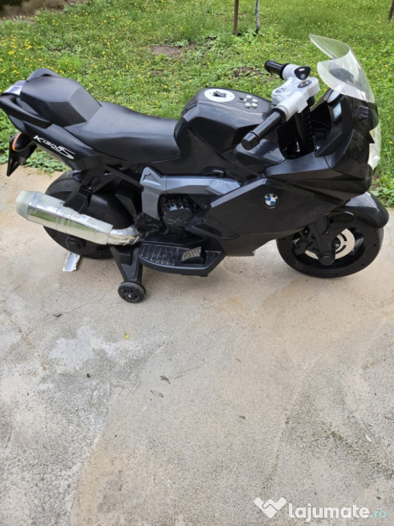 Motocicleta electrica BMW pentru copiii