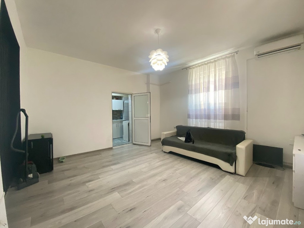 OFERTA VANZARE SPATIU 25 MP ZONA CENTRALA, LA PARTERUL UNEI CASE, 4990