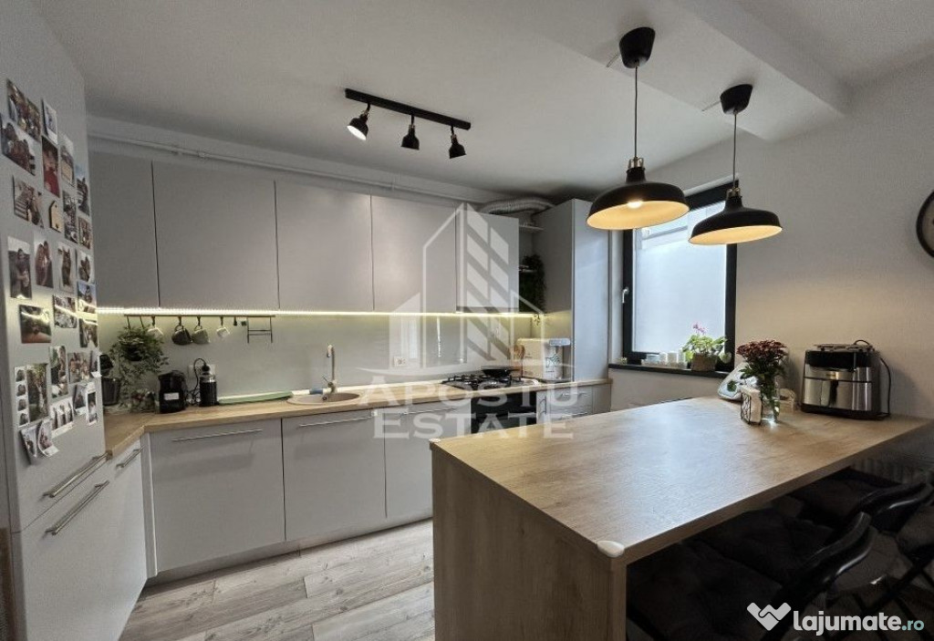 Apartament cu 2 camere, semidecomandat, 2 locuri de parca...