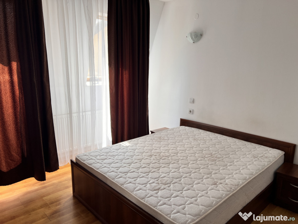 Apartament 3 camere cu 2 baii, balcon cu factura