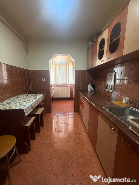 Vand apartament 3 camere decomandat Costesti,Arges