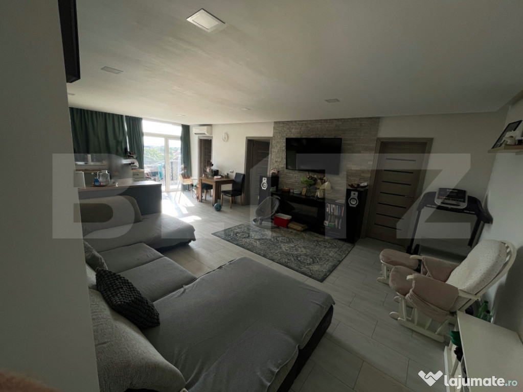 Apartament cu 3 camere, 2 bai, 82, 21 mp Sannicoara, complex