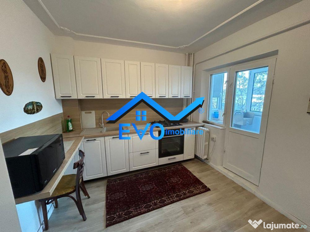 Apartament cu 3 camere, decomandat, doua bai, etajul 2, zona