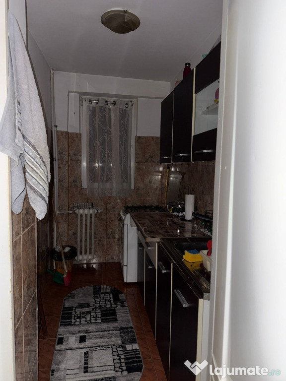 Inchiriez apartament 2 camere in zona Piata Veteranilor