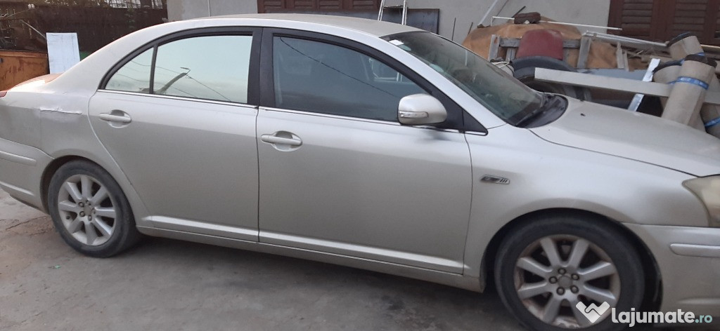 Toyota Avensis 2.0 sau Dezmembrez