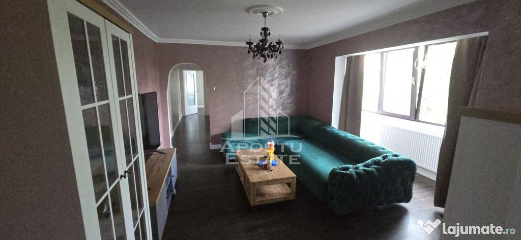 Apartament cu 3 camere in zona Circumvalatiunii cu centra...