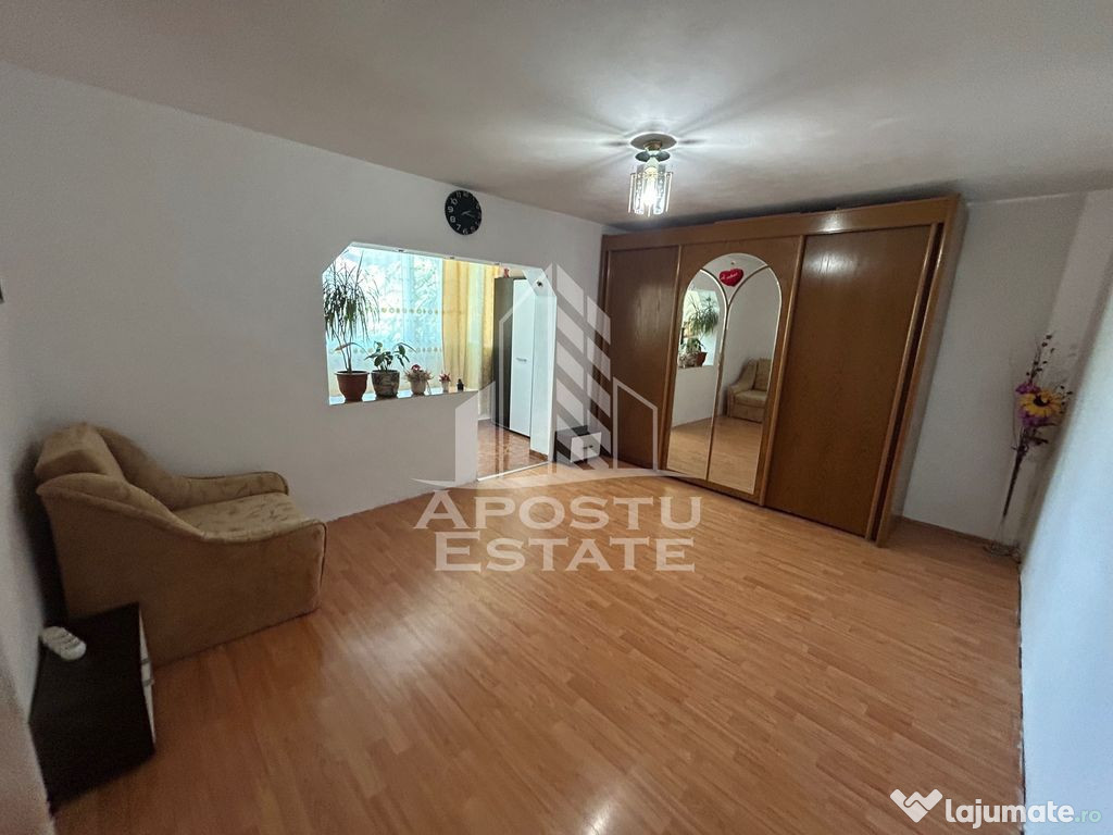 Apartament cu 1 cameră decomandat , etajul 1, centrala ...