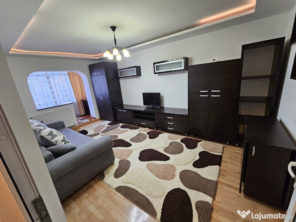 Închiriez apartament 4 camere (2 băi/ CT) BURDUJENI