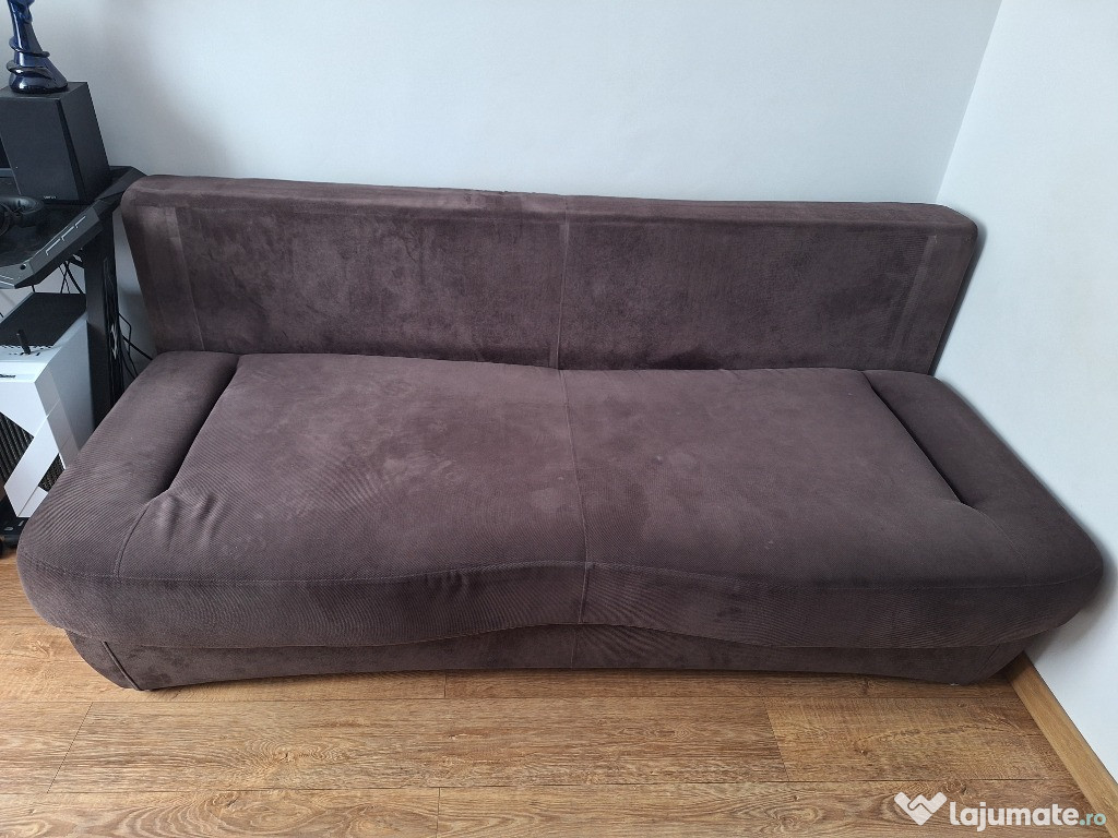 Canapea extensibila cu 3 locuri