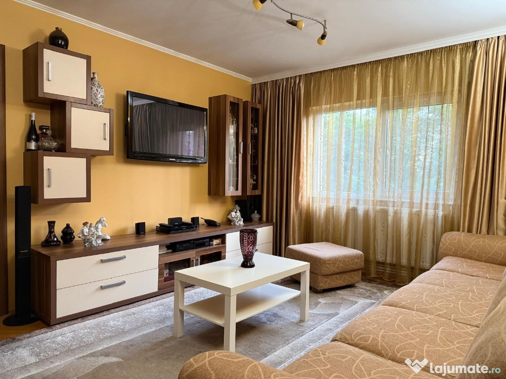 CET , apartament 3 camere , etaj 2/4