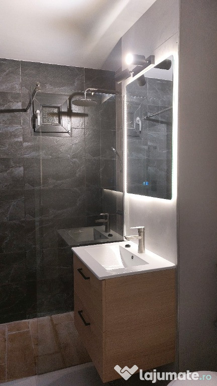 Apartament 2 camere, renovat 2025, Central Roman, 78.000 EUR