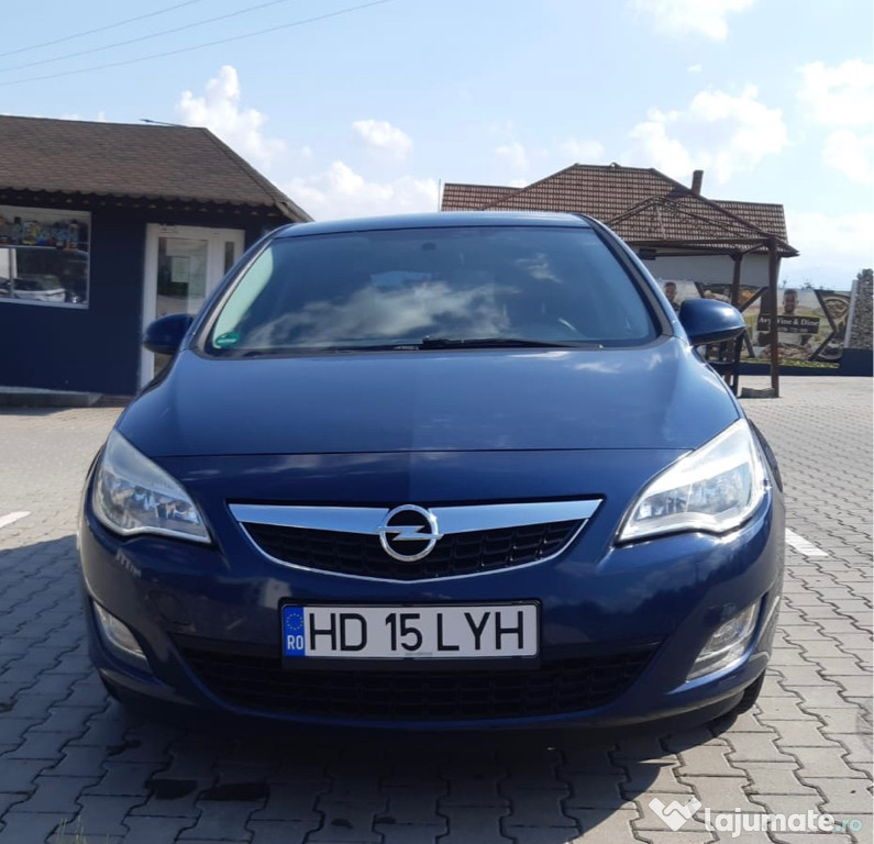 Opel Astra J 2009