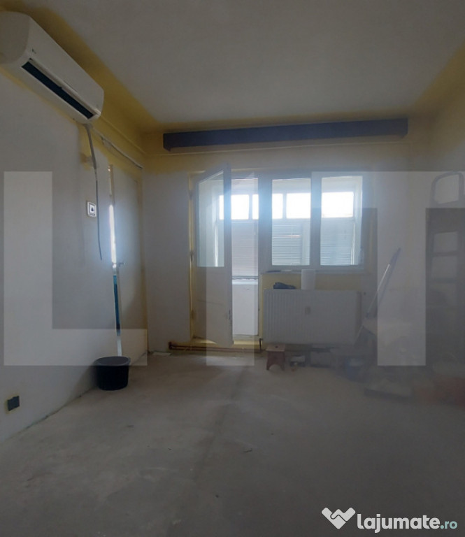Garsoniera de vanzare, cu o camera, etaj 4, zona Printul Tur