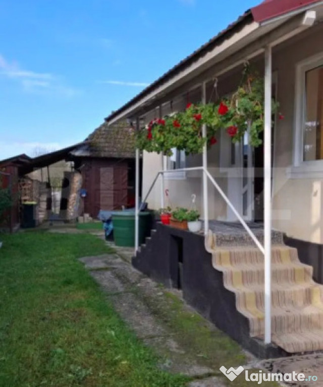 Casa cu 2 camere baie bucătărie