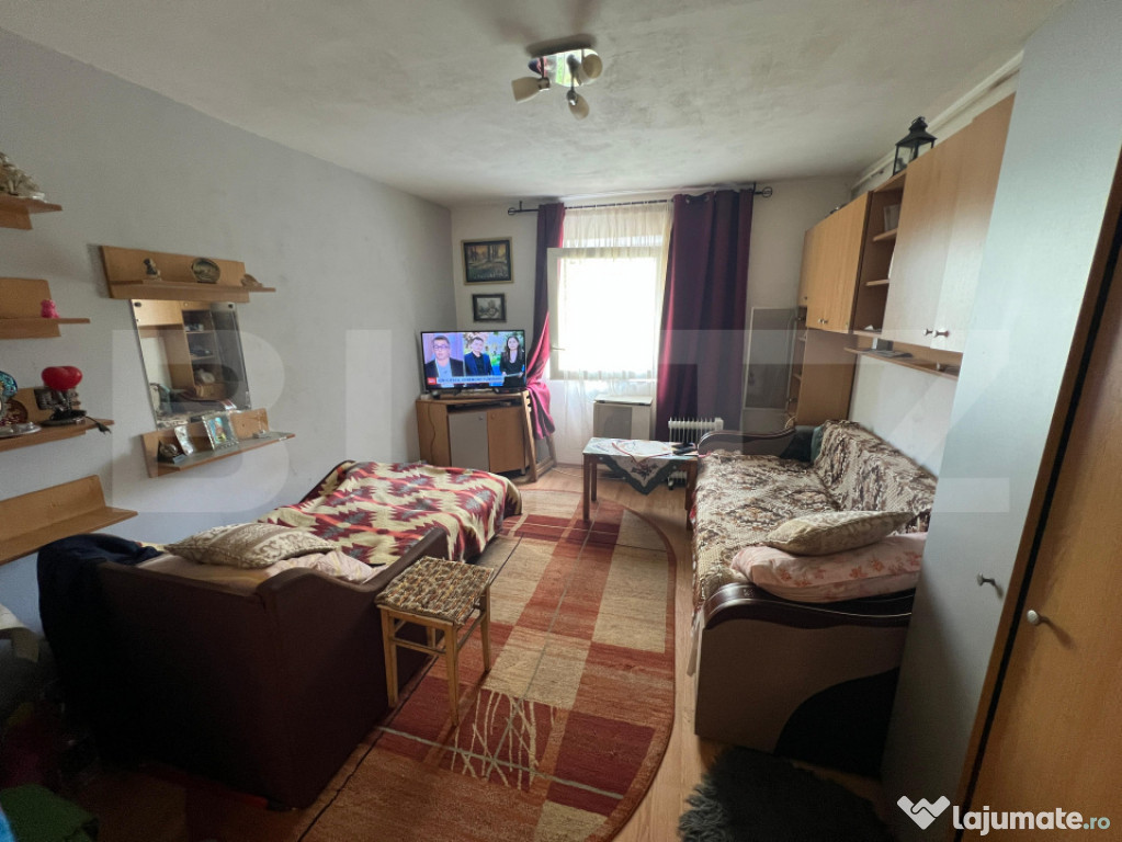 Garsoniera 22 m2 + 2 m2 debara, zona Henri Coandă