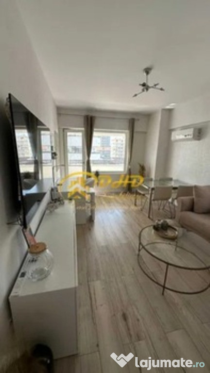 Apartament cu 2 camere situat la Royal Town