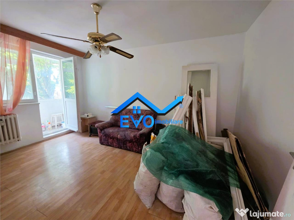 Apartament de , 2 camere , etajul 1 , Podu Ros