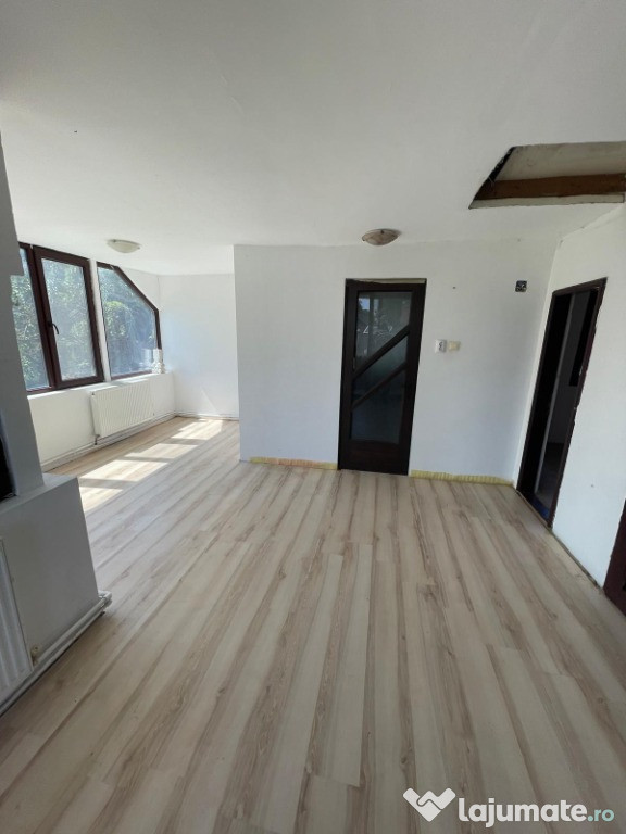 Casa 4 camere P+1E zona 3 Insule