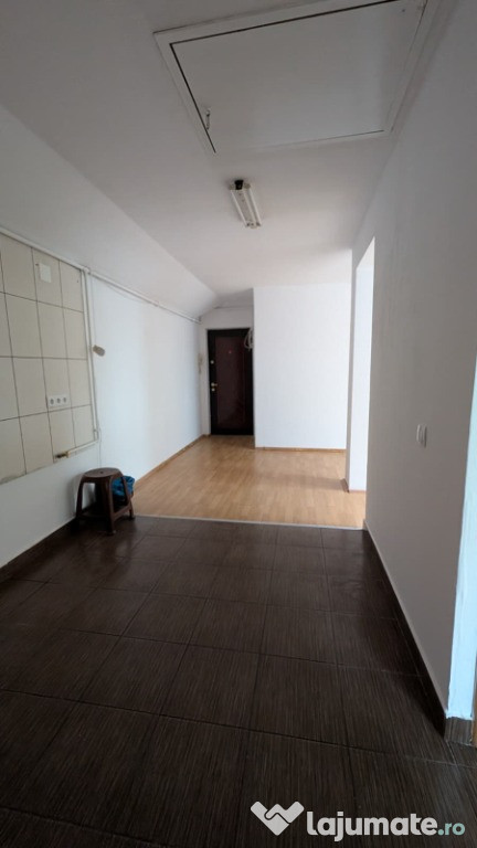 Vând apartament 2 camere, Ștrand II, mansardă, Sibiu